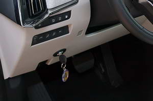 Mazda CX60 korm�nyz�r beszerel�s