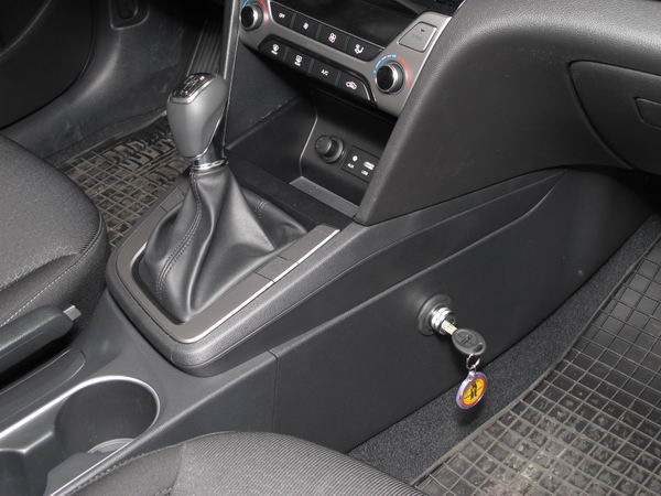 Hyundai Elantra VI. 2017- váltózár
